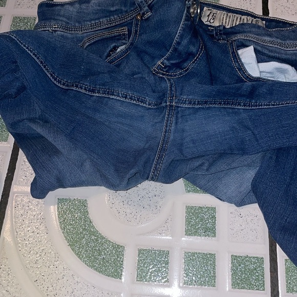 Lady Jean - Picture 5 of 12